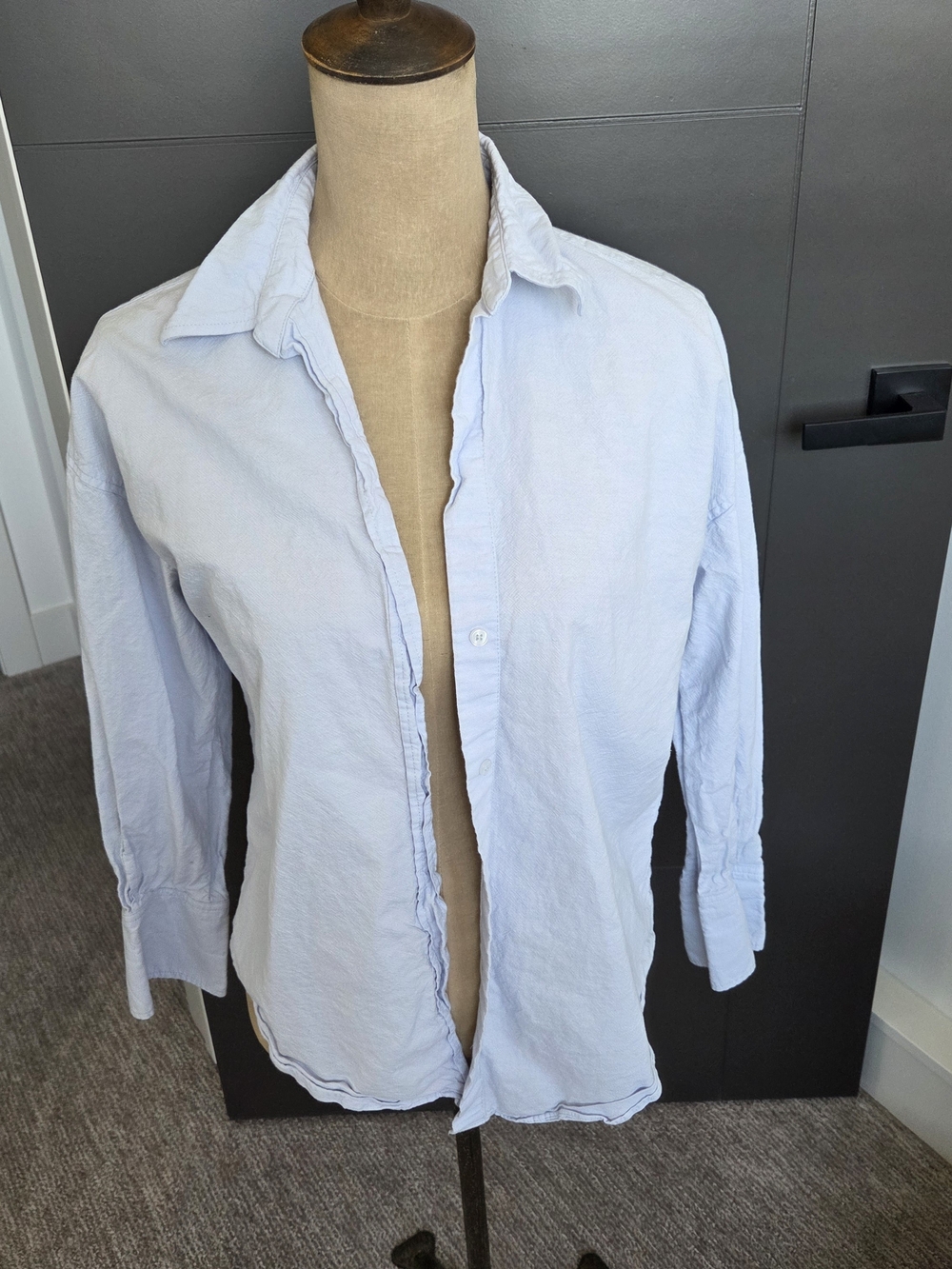 Zara Light Blue Button Up Shirt Women’s XS Collared Long Sleeve Casual Office To